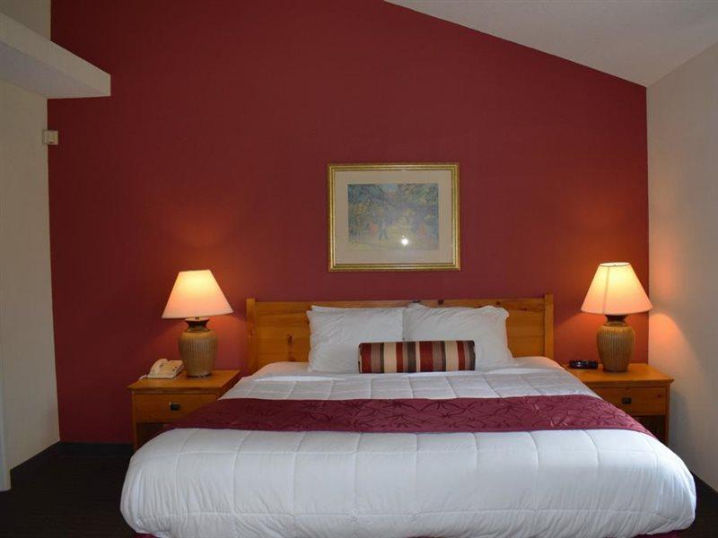 Baymont By Wyndham Wichita East Hotell Exteriör bild