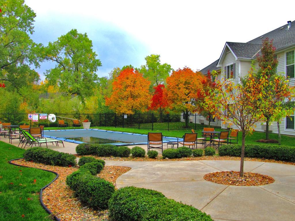 Baymont By Wyndham Wichita East Hotell Exteriör bild