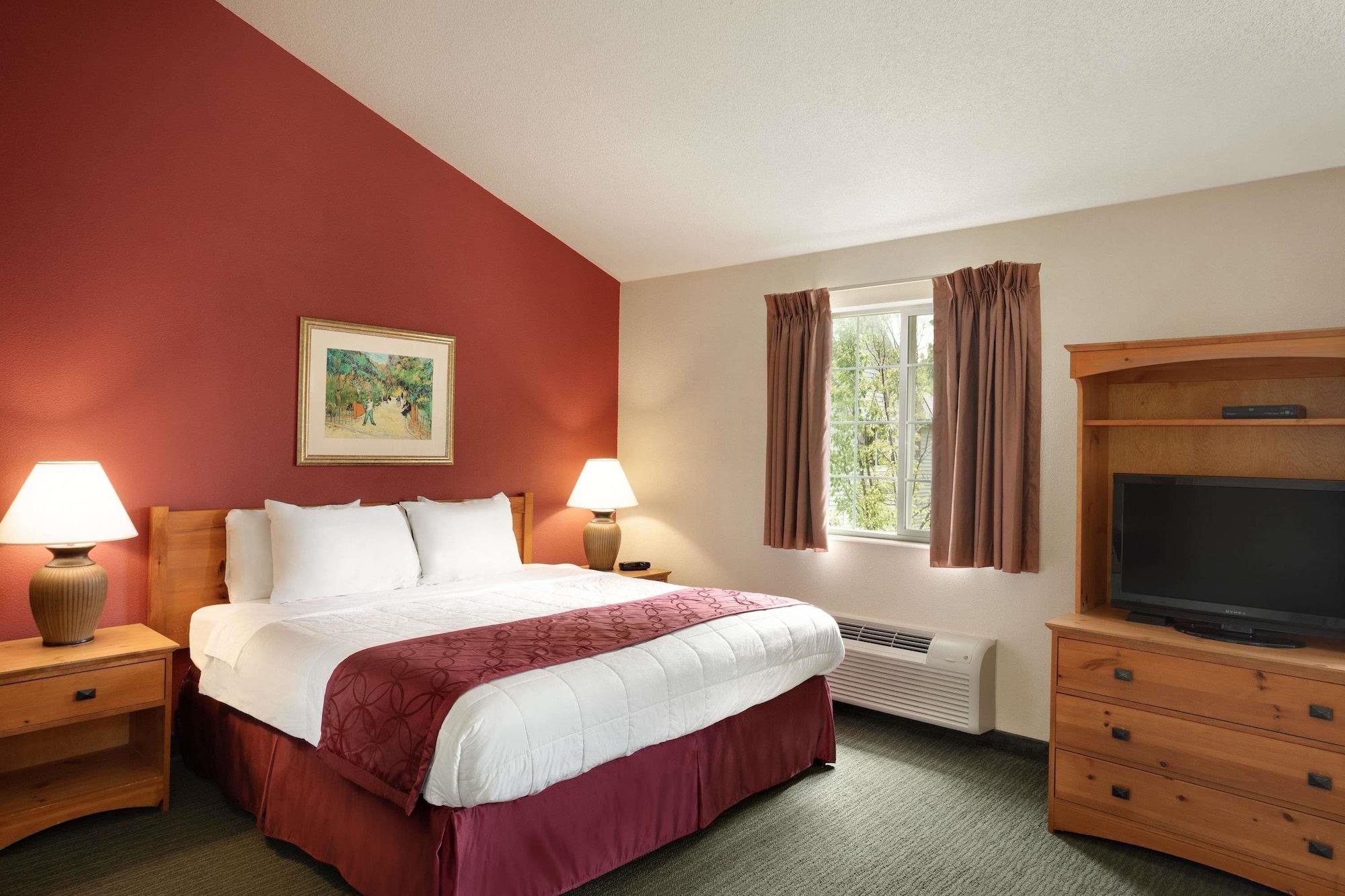 Baymont By Wyndham Wichita East Hotell Exteriör bild