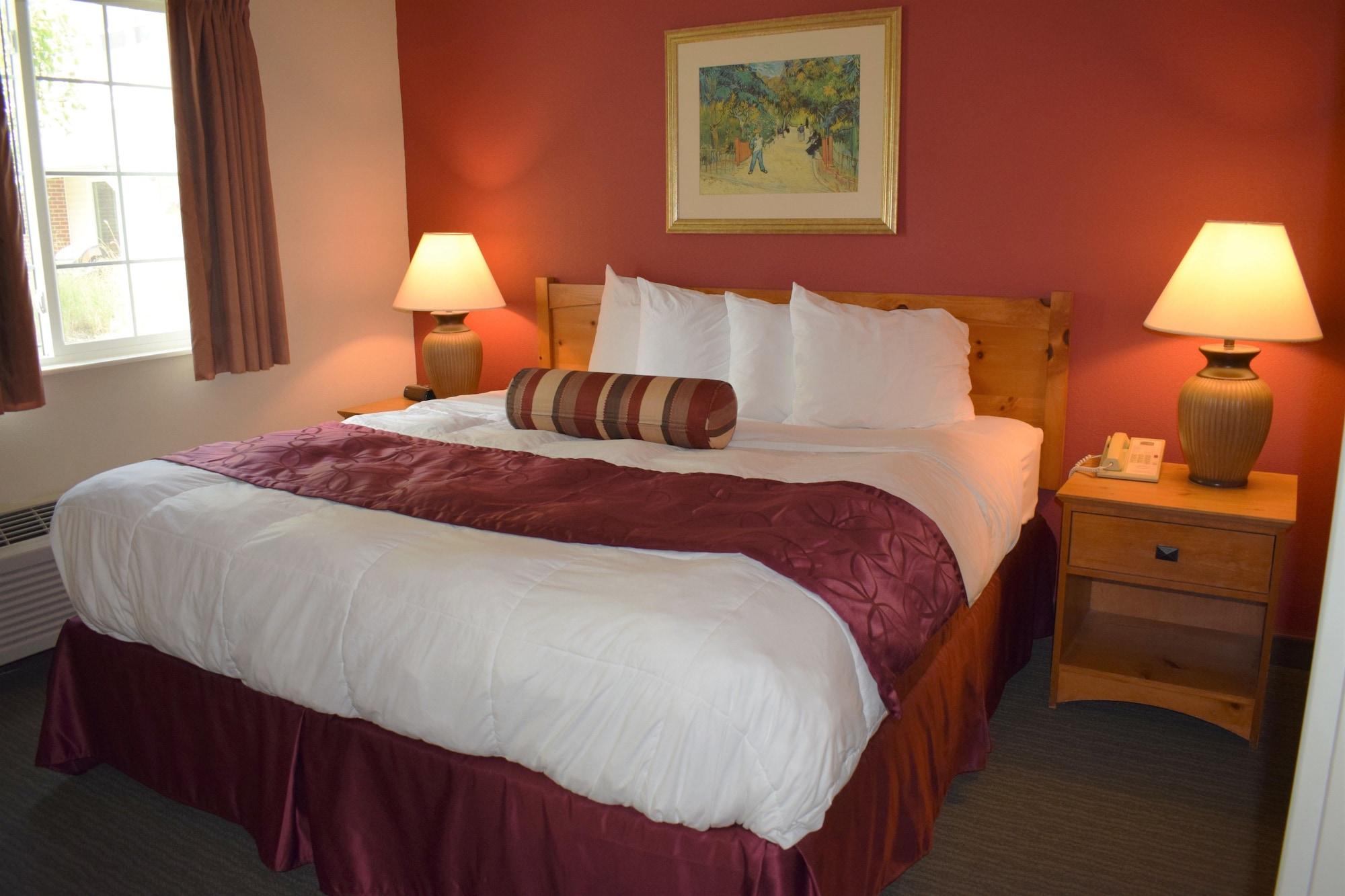 Baymont By Wyndham Wichita East Hotell Exteriör bild