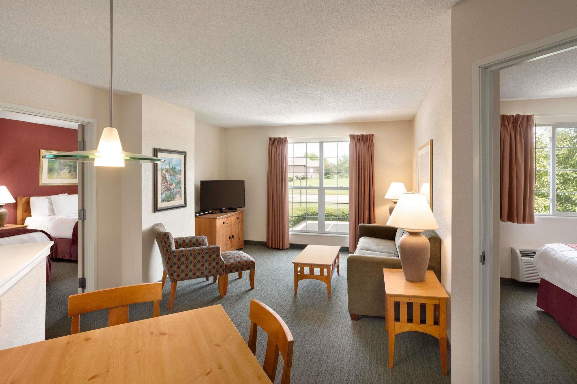 Baymont By Wyndham Wichita East Hotell Exteriör bild