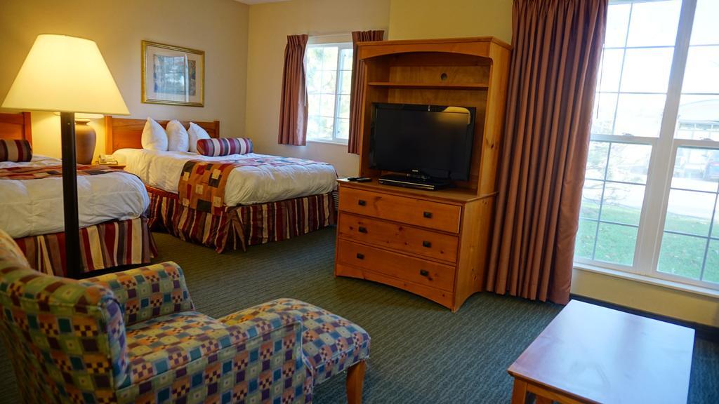 Baymont By Wyndham Wichita East Hotell Exteriör bild