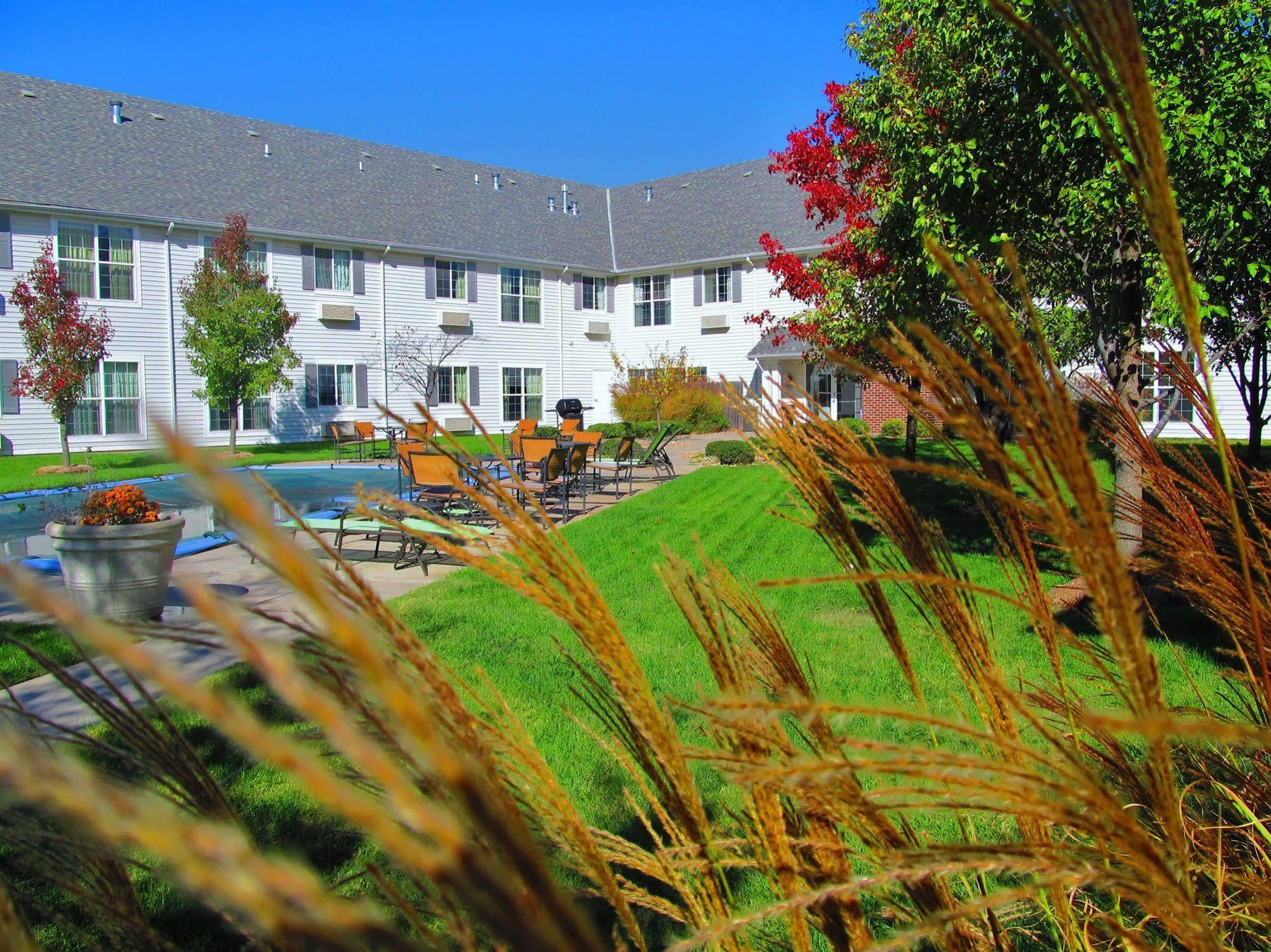 Baymont By Wyndham Wichita East Hotell Exteriör bild